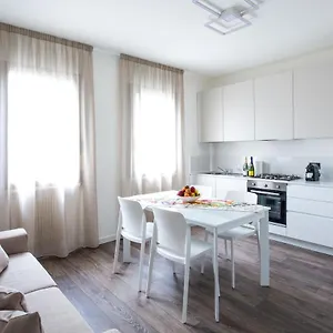 https://borgo-verticale-luxury-apartments.hotelinveneto.com